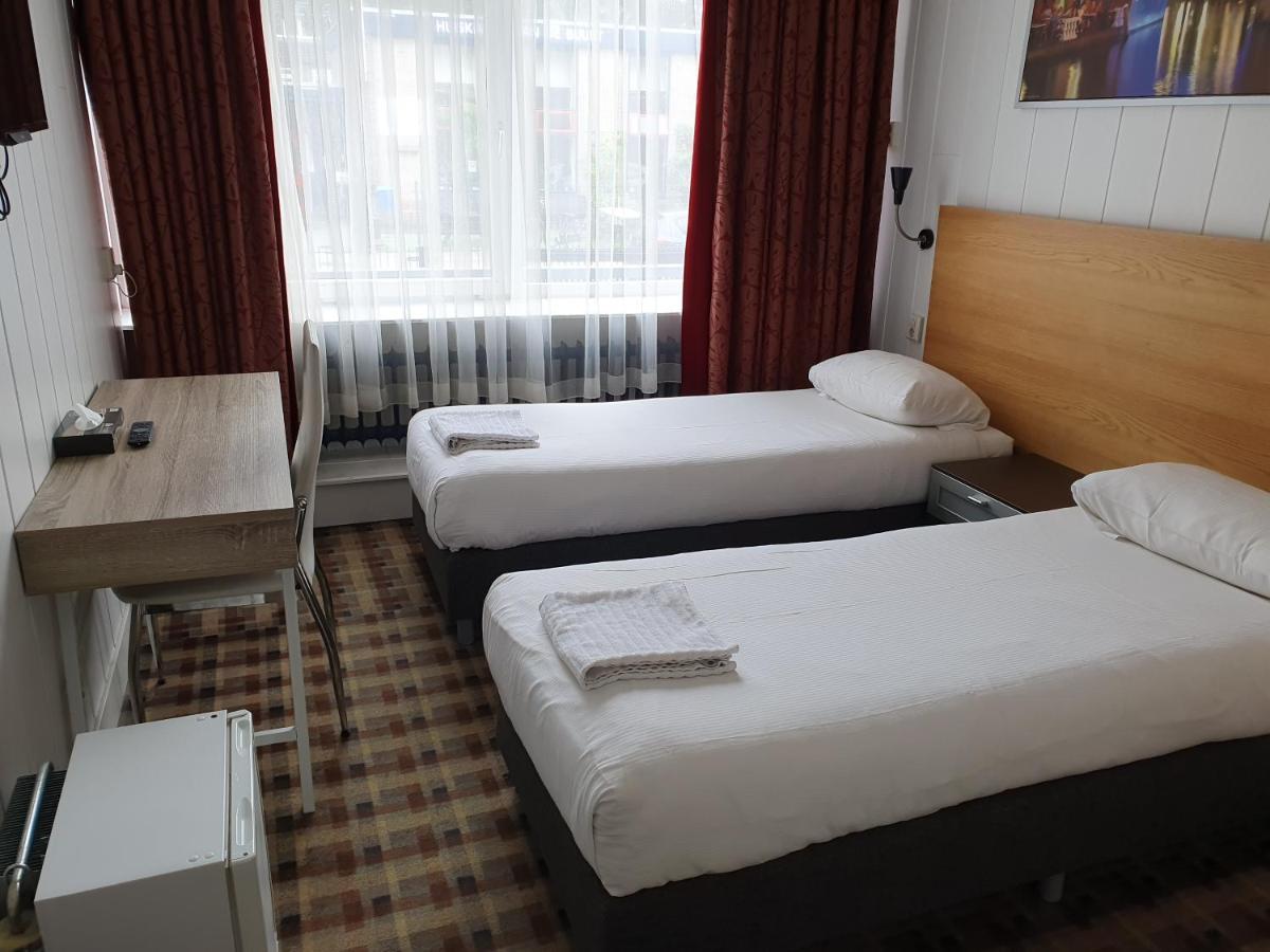 Holland Hotel 2*